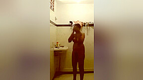 Today Exclusive- Sexy Mallu Girl Bathing