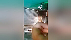 Today Exclusive -cute Girl Record Her Bathing Video For Lover