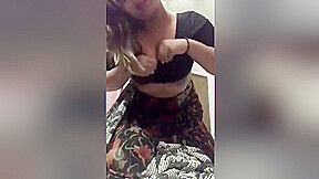 Today Exclusive -sexy Paki Wife Showing Her Boobs