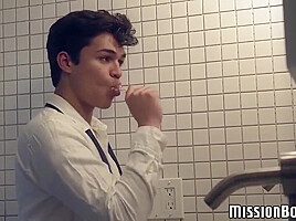 Two Mormon Twinks Hook Up In The Bathroom Secretly
