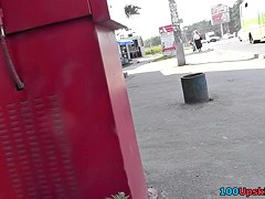 Vouyer upskirt scene presents sexy green panties