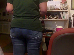 WIFEY ASS IN TIGHT JEANS