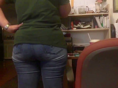WIFEY ASS IN TIGHT JEANS