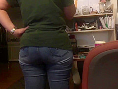 WIFEY ASS IN TIGHT JEANS