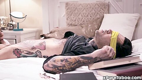 What students 18+ Do When They Get Bored Of Studying