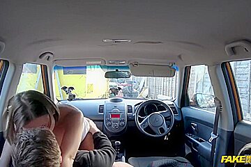 Whorish Chick Jamie Ray Gets Properly Fucked In The Car