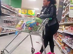 Wide Booty Ebony Milf 