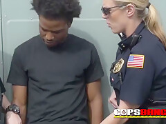 Young Girl Black Gentleman Gets Sucked With 18 Years And Hot Milf