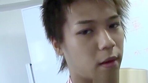 Young Japanese jerking off and climaxing at the office