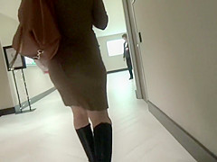 Young milf got super sexy panties