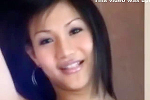 asian lady-boy Show On daybed