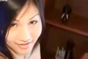 asian lady-boy Show On daybed
