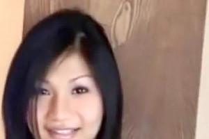 asian lady-boy Show On daybed
