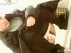 chinese girls go to toilet ***