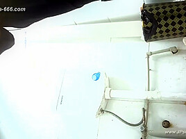 chinese girls go to toilet 313