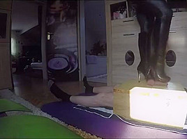 cock crush 01