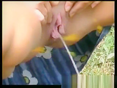 crazy pee girls