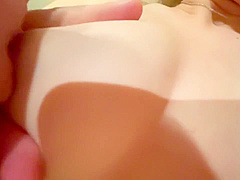 好きっちゃけど博多弁で可愛い女子大生とイチャラブsex！逝きまくるパイパンまんこに大量射精！素人カップル/色白美乳/スレンダー/リアル/野外露出/主観映像/english Subtitles