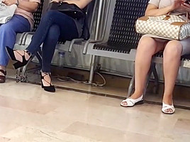 hot milf open legs upskirt in mall