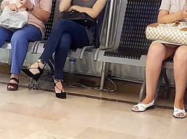 hot milf open legs upskirt in mall