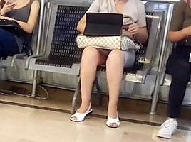 hot milf open legs upskirt in mall