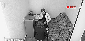 il se tape sa secretaire dans Step son bureau
