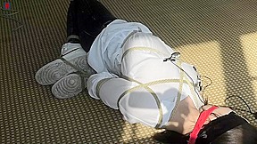 小凡 白衬衣牛仔裤驷马调教