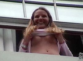 neverbeforeseen Mardi Gras Girls Flashing Pussy And Tits On The Streets Of New Orleans - SouthBeachCoeds