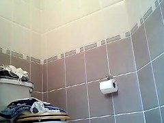 nice guest friend shower spycam2