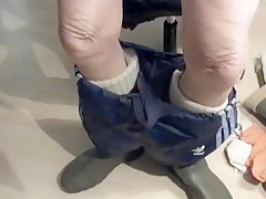 nlboots - adidas shorts, socks, void urine and boots