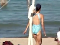 on beach shooting candid babe in hot swimsuit 01o