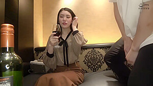 0002535_ニホン女性が大量潮吹きするガンハメのエチ合体